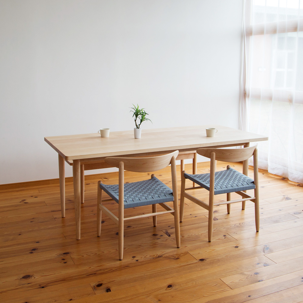 メープル無垢材のオーダーテーブル（ダイニングテーブル5267納品事例） 長野県の家具工房クラポ