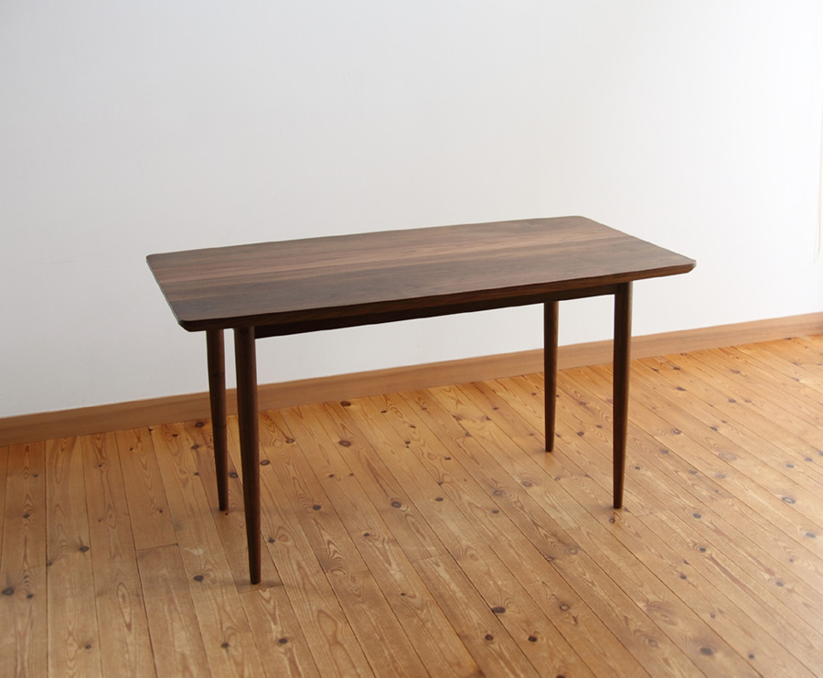 家具工房クラポ・130cm×70cm ウォールナットのダイニングテーブル 無垢材・オイルフィニッシュのオーダー家具 T101