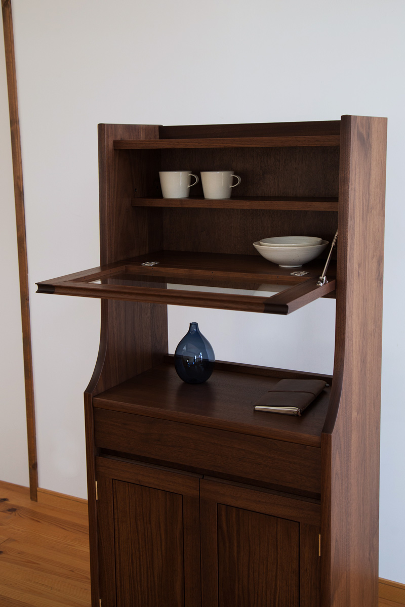 オーダーメイドの家具　注文家具　食器棚　飾り棚