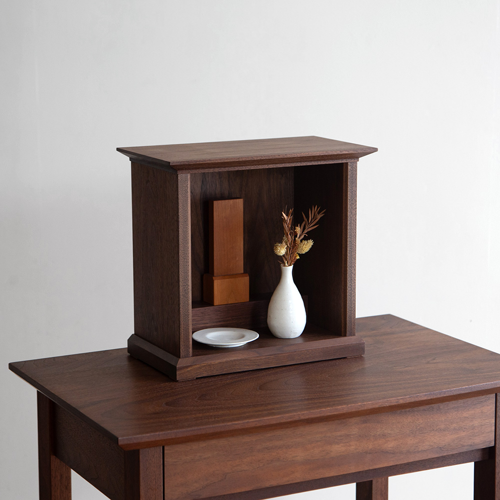 扉のない小さな仏壇(厨子)ウォールナット alt=
