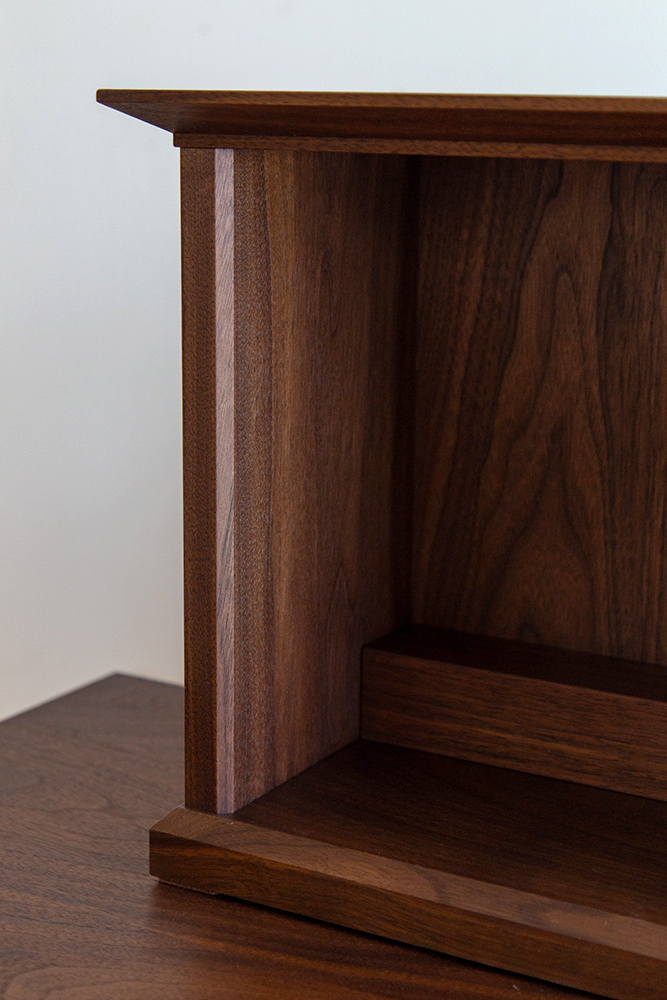 ���̕��d�@�{�I�ɔ[�܂镧�d�@�~�j���d