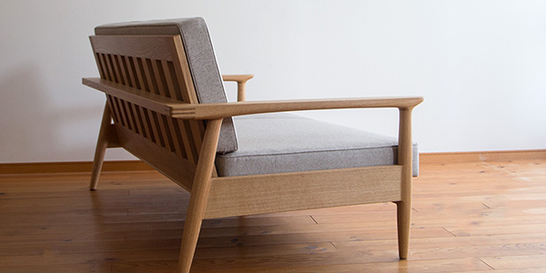 座面の奥行が65cmのソファ