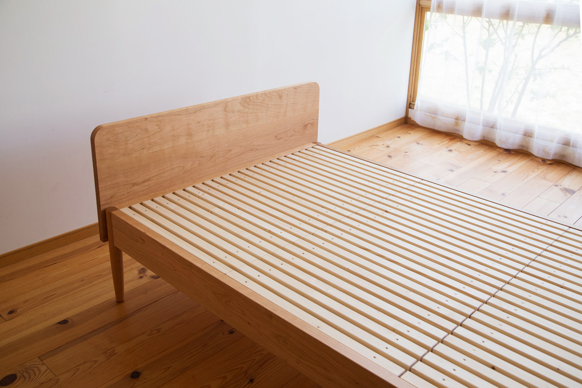 オーダー家具　チェリー無垢材のベッド