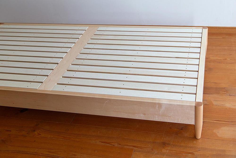 �V�R�f�ނ̃x�b�h�@�ۂ��r