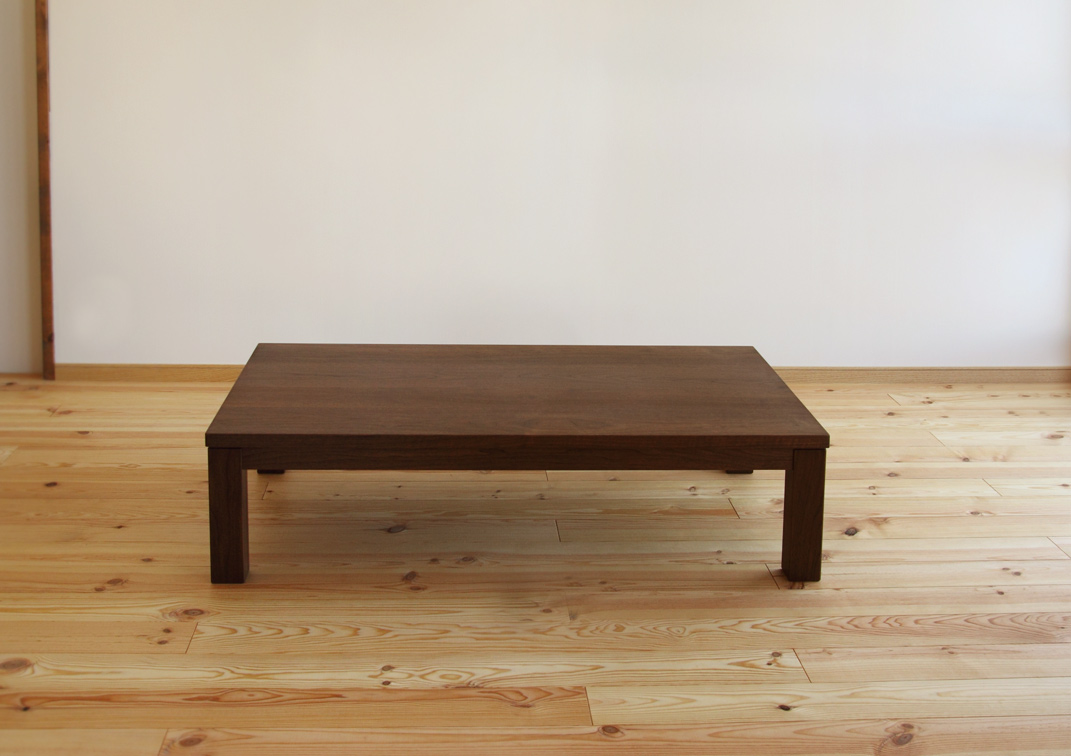 家具工房クラポ・ウォールナット無垢材のローテーブル（座卓）オイル 