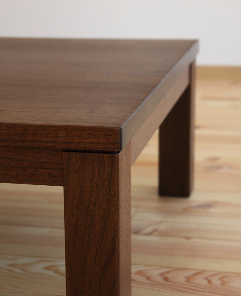 家具工房クラポ・ウォールナット無垢材のローテーブル（座卓）オイル 
